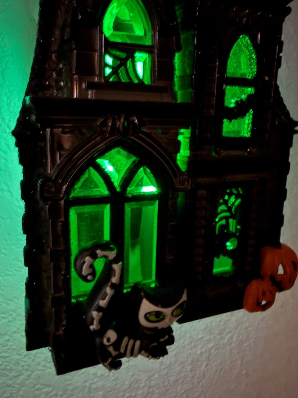 BATH & BODY WORKS Wallflower Plug In Halloween Haunted House Nightlight - Picture 3 of 5